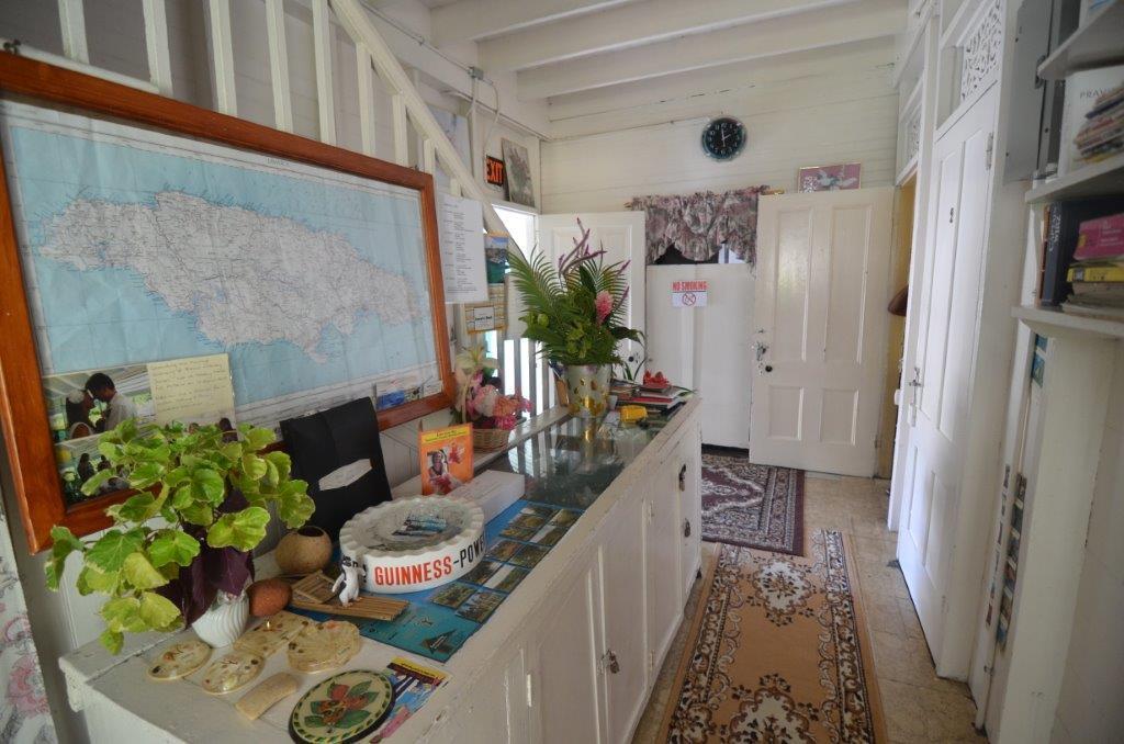 Holiday Home - Guest House 포트안토니오 외부 사진